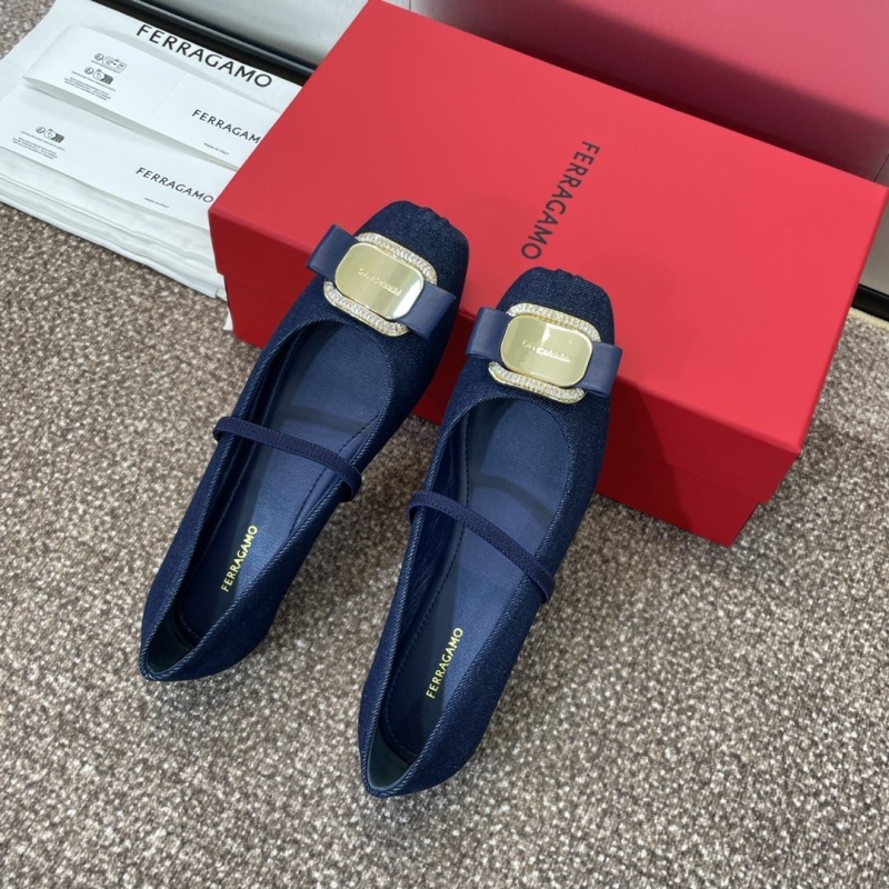 Ferragamo flat shoes